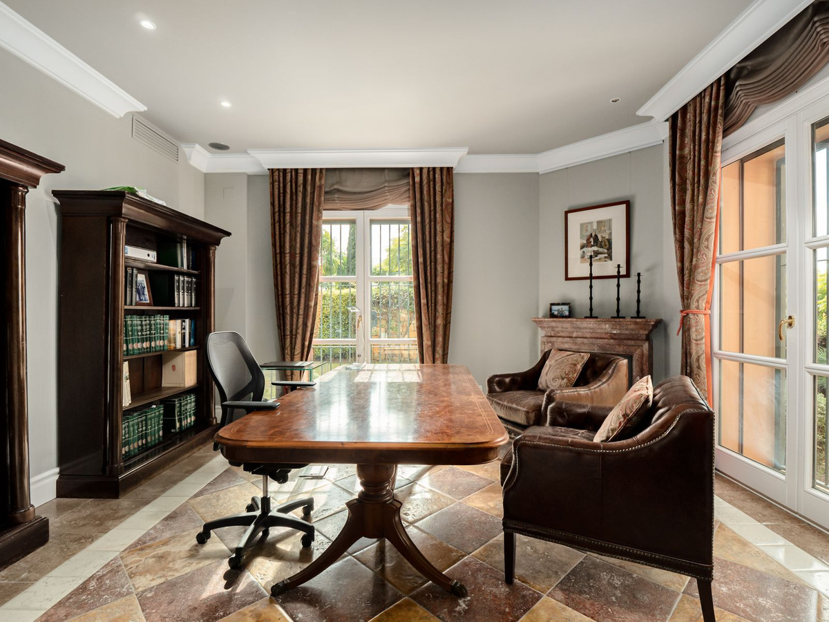 8 Bed, 8 Bath, HouseFor Sale, New Golden Mile, Malaga