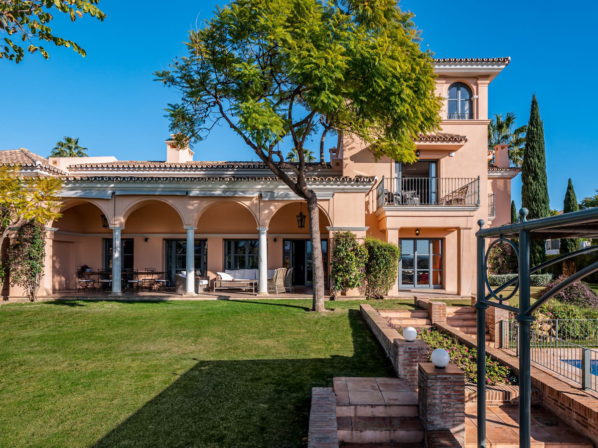 8 Bed, 8 Bath, HouseFor Sale, New Golden Mile, Malaga