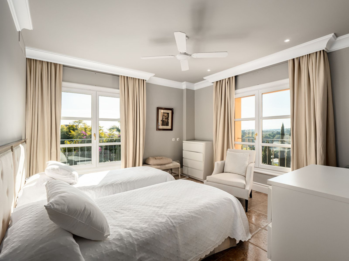 8 Bed, 8 Bath, HouseFor Sale, New Golden Mile, Malaga