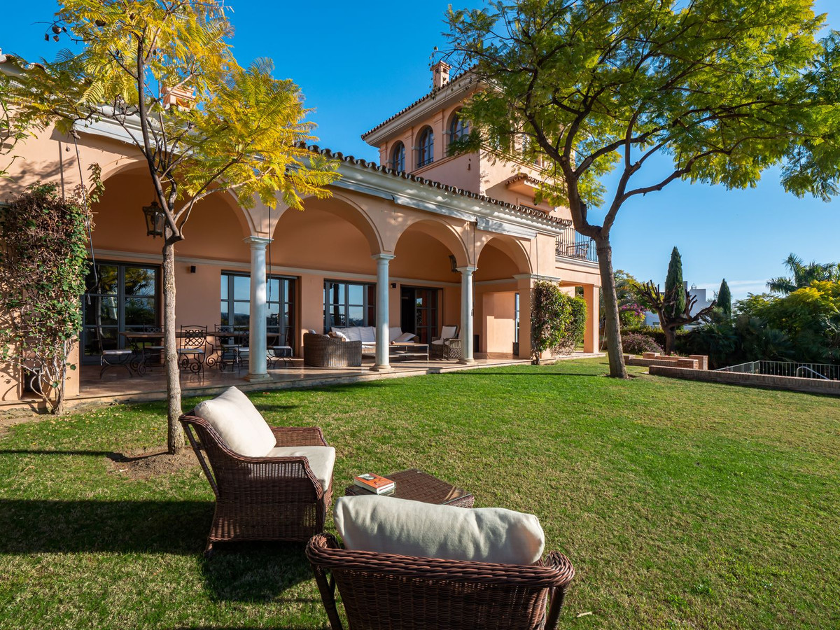 8 Bed, 8 Bath, HouseFor Sale, New Golden Mile, Malaga
