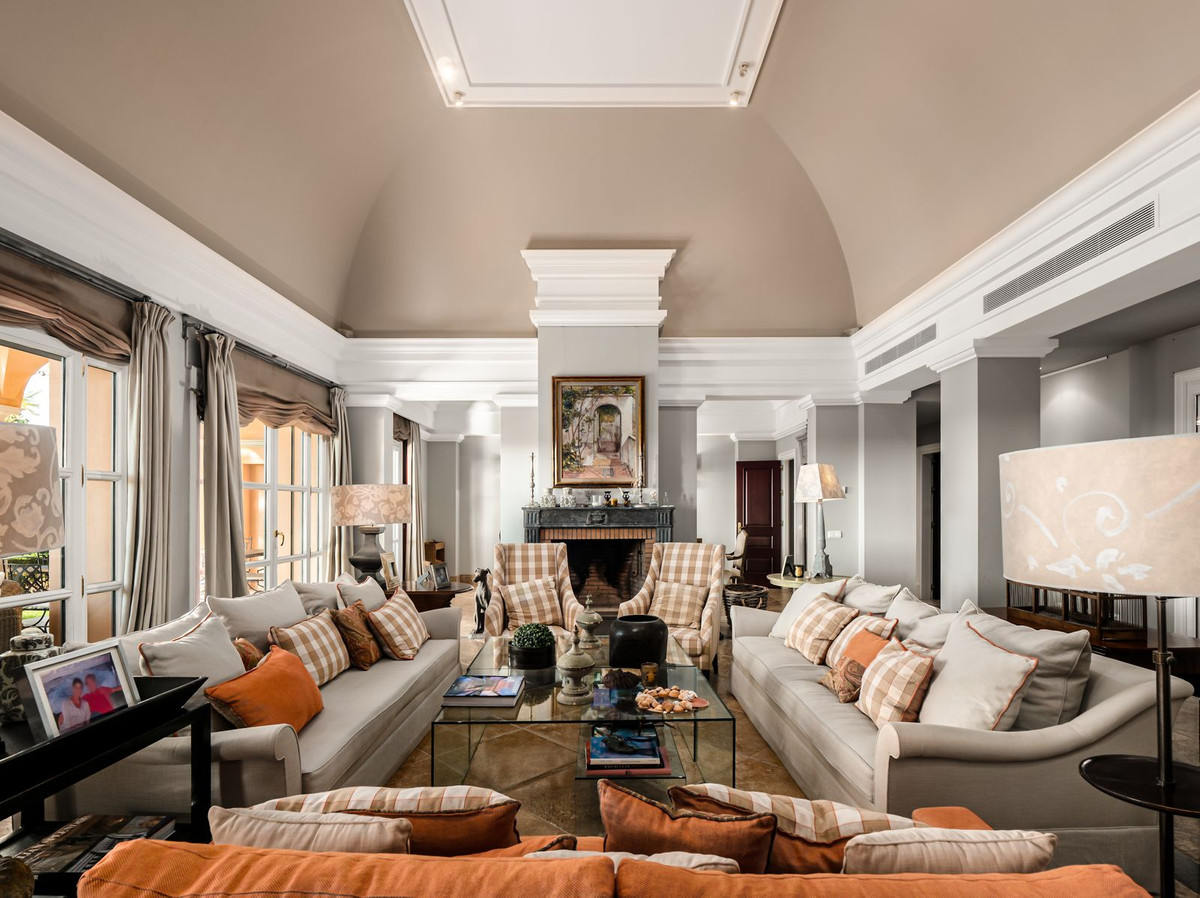 8 Bed, 8 Bath, HouseFor Sale, New Golden Mile, Malaga