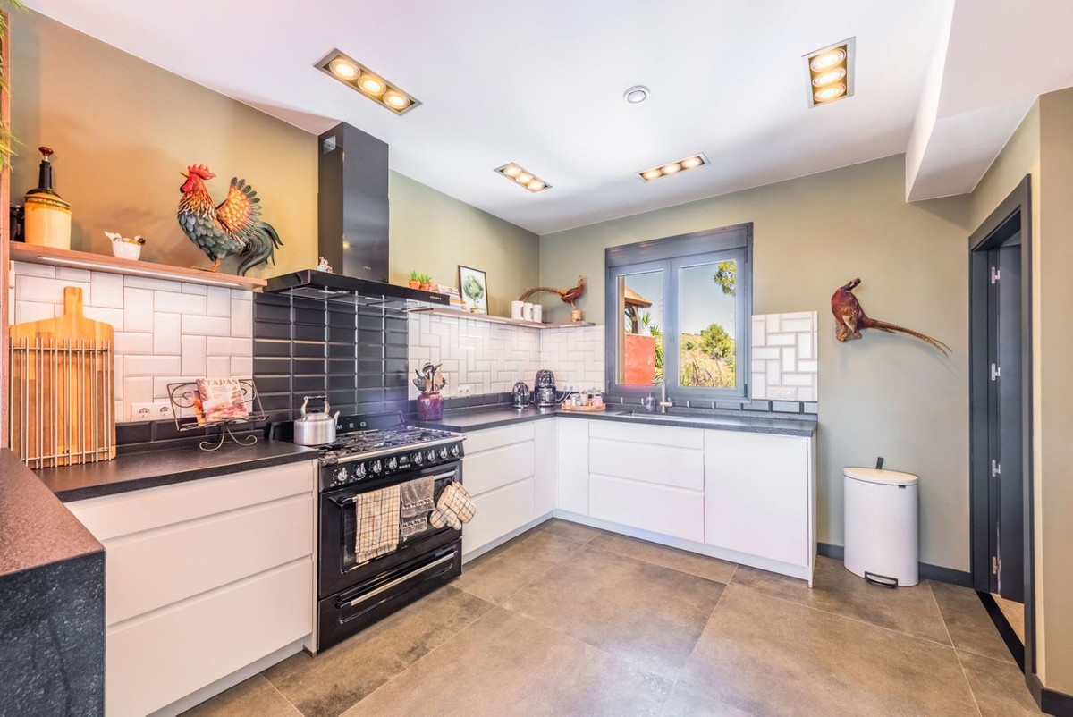 3 Bed, 3 Bath, HouseFor Sale, Río Real, Malaga