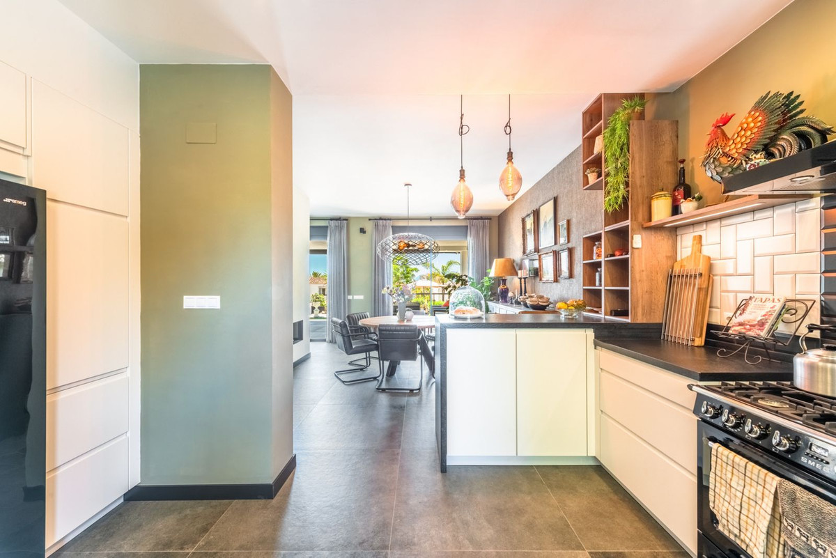 3 Bed, 3 Bath, HouseFor Sale, Río Real, Malaga