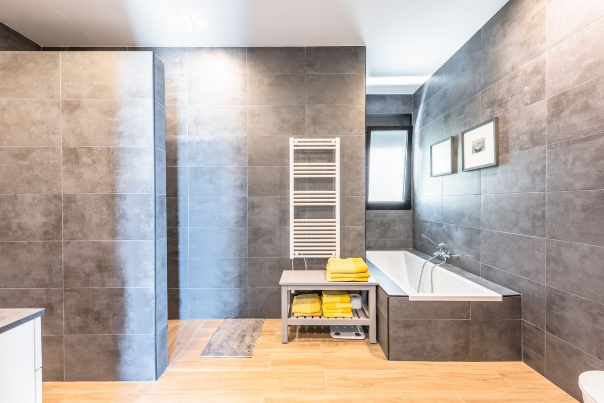 3 Bed, 3 Bath, HouseFor Sale, Río Real, Malaga