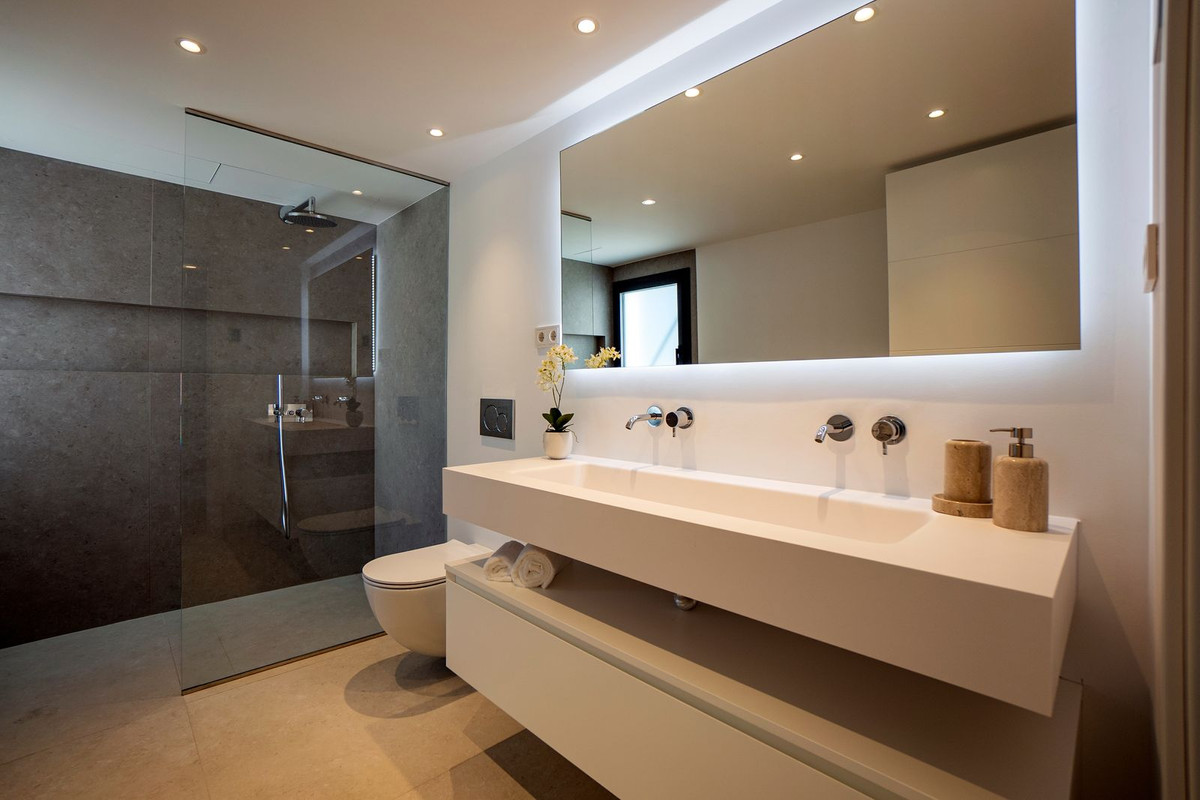 4 Bed, 4 Bath, HouseFor Sale, Las Brisas, Malaga