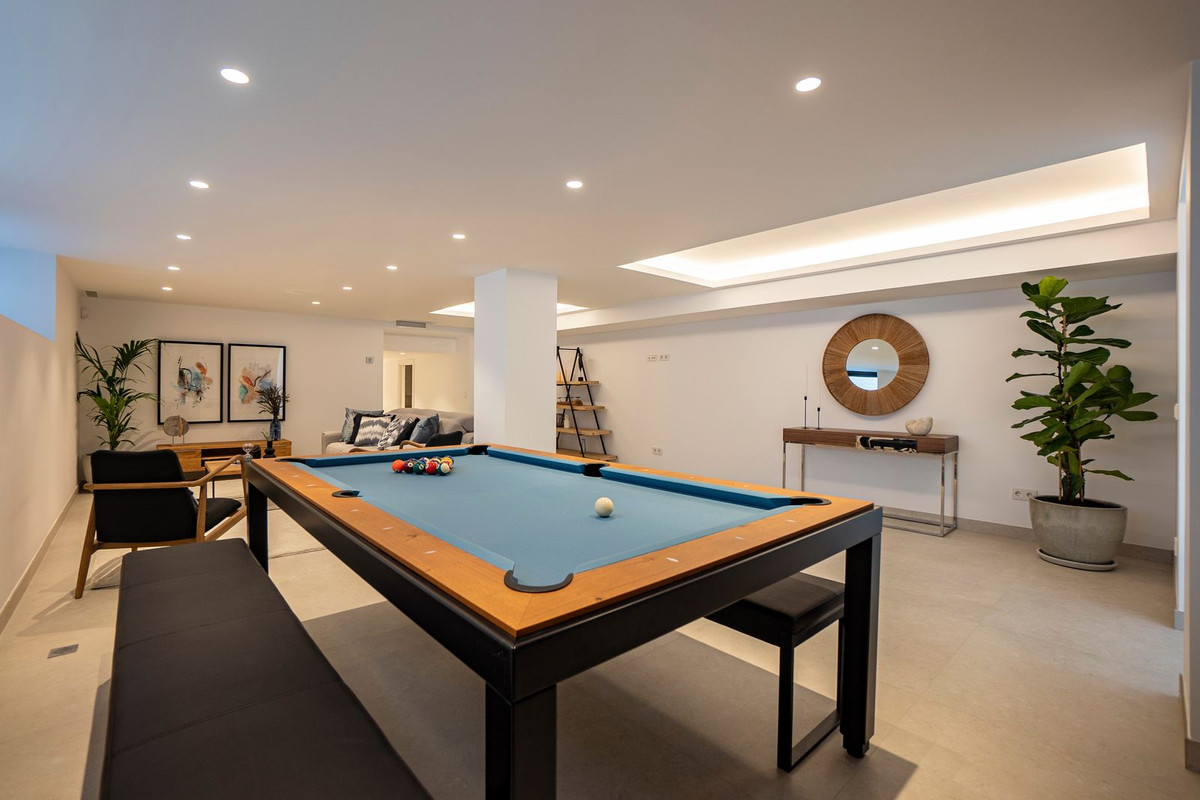 4 Bed, 4 Bath, HouseFor Sale, Las Brisas, Malaga