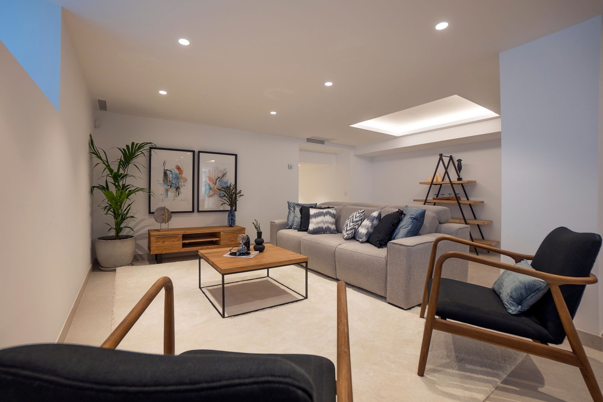 4 Bed, 4 Bath, HouseFor Sale, Las Brisas, Malaga