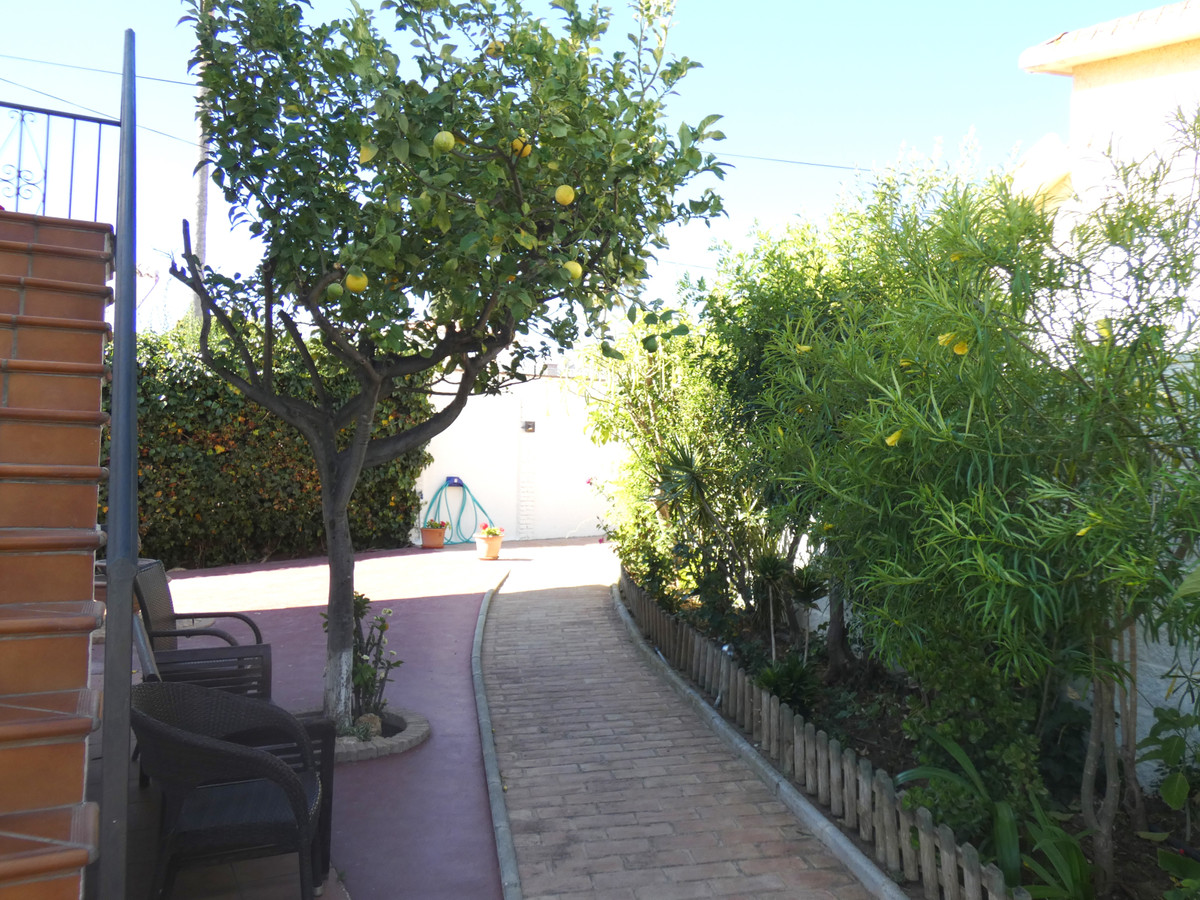 5 Bed, 3 Bath, HouseFor Sale, San Pedro de Alcantara, Malaga