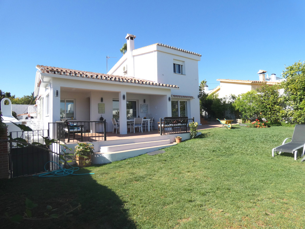5 Bed, 3 Bath, HouseFor Sale, San Pedro de Alcantara, Malaga