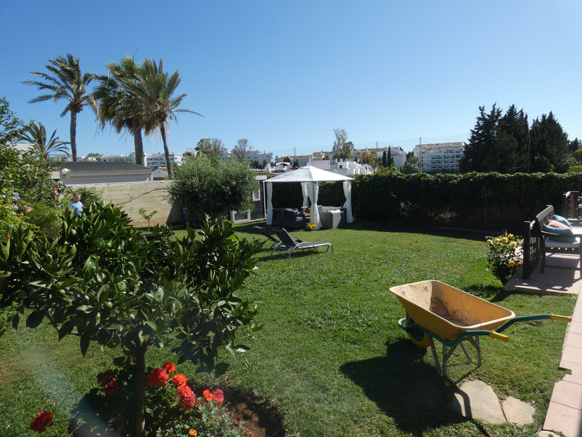 5 Bed, 3 Bath, HouseFor Sale, San Pedro de Alcantara, Malaga