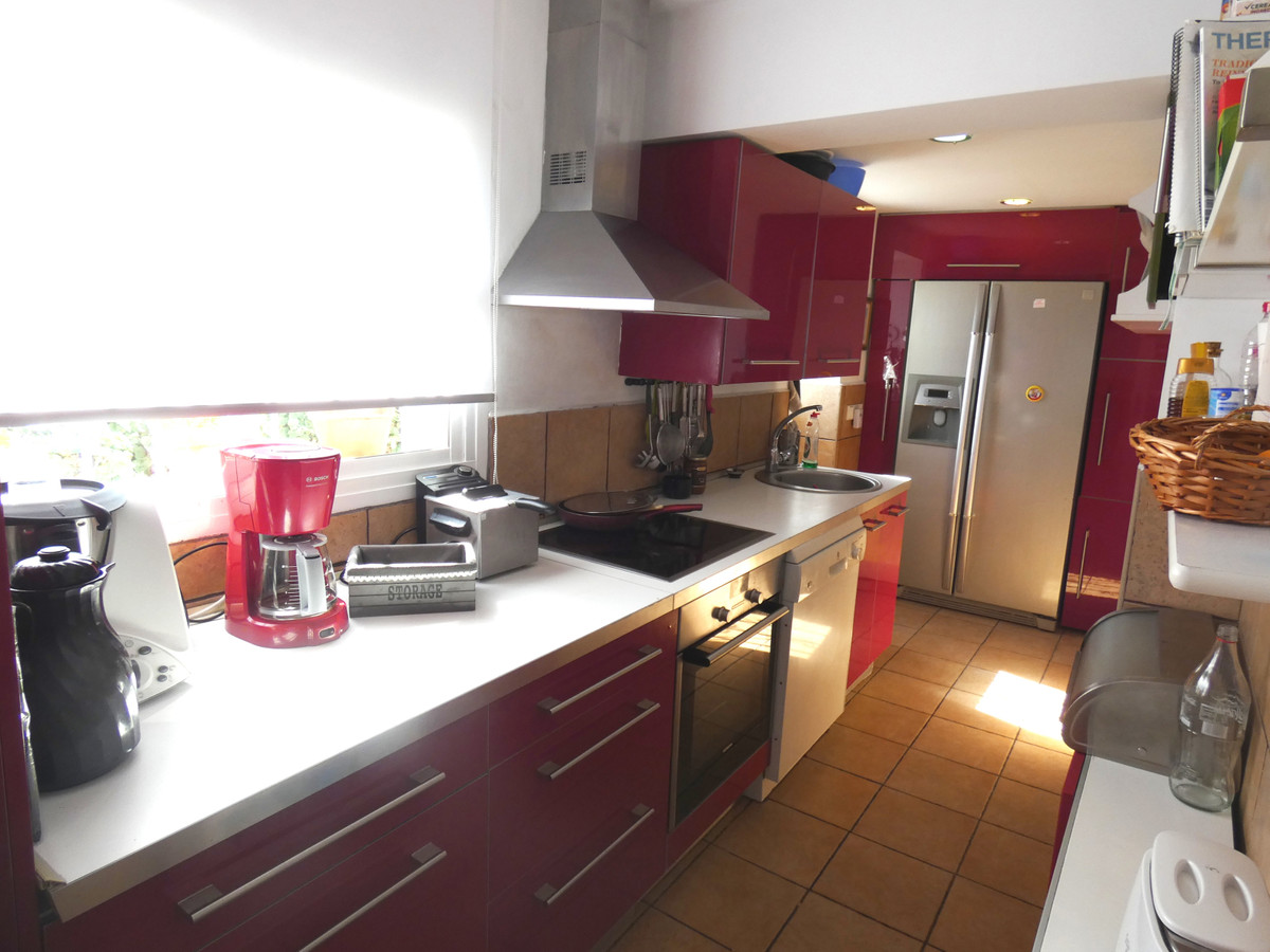 5 Bed, 3 Bath, HouseFor Sale, San Pedro de Alcantara, Malaga