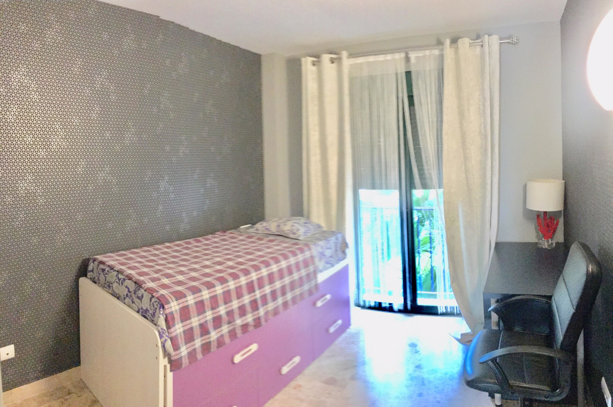 3 Bed, 3 Bath, ApartmentFor Sale, San Pedro de Alcantara, Malaga
