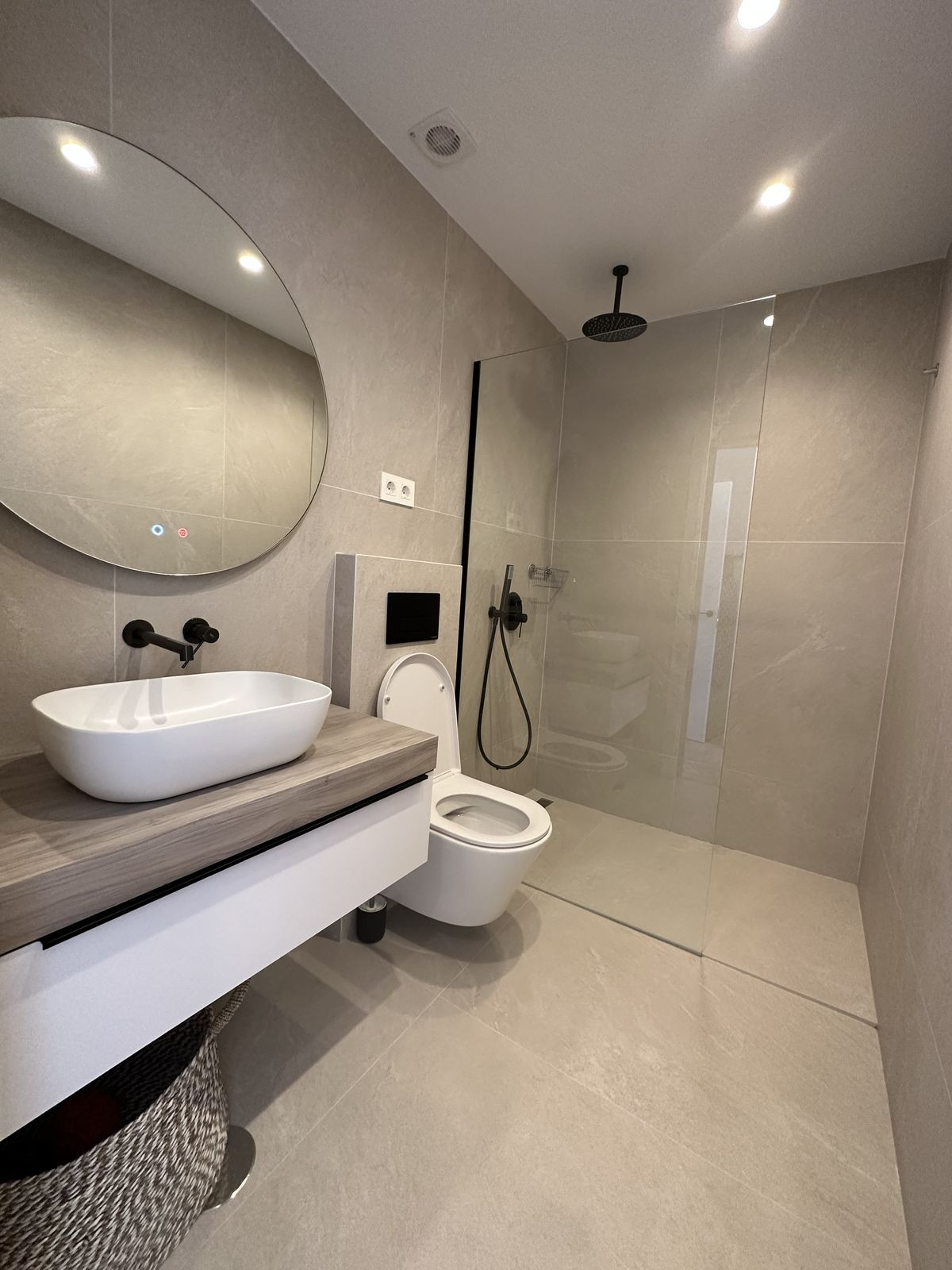 3 Bed, 2 Bath, ApartmentFor Sale, Marbella, Malaga