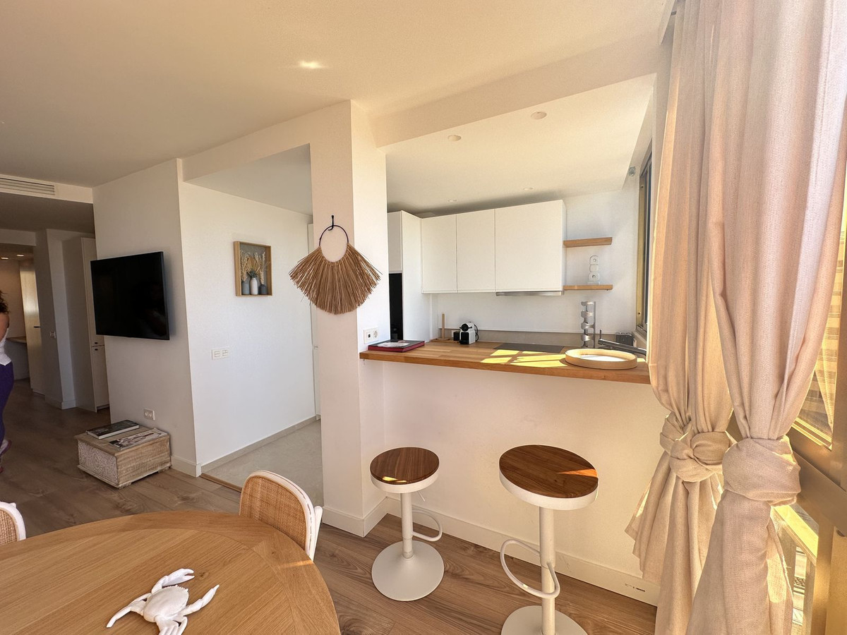 3 Bed, 2 Bath, ApartmentFor Sale, Marbella, Malaga