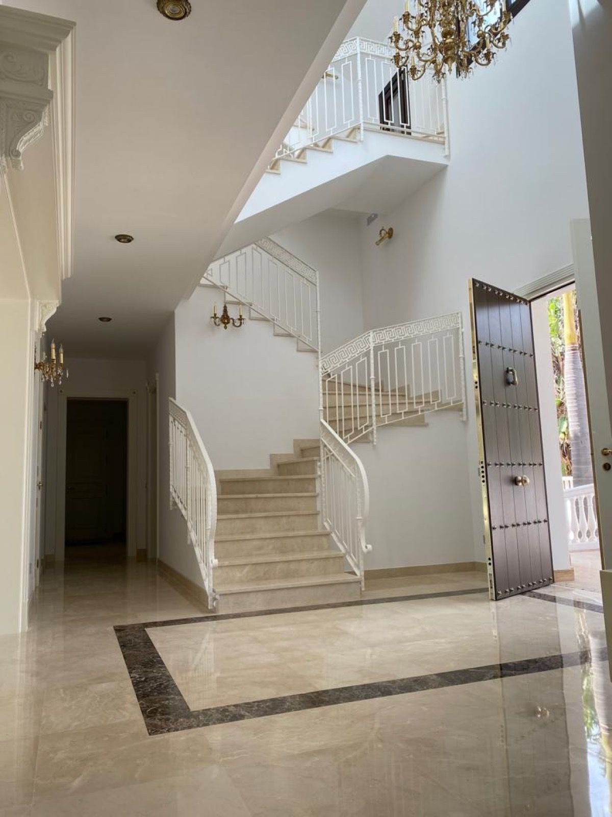 6 Bed, 8 Bath, HouseFor Sale, Guadalmina Baja, Malaga