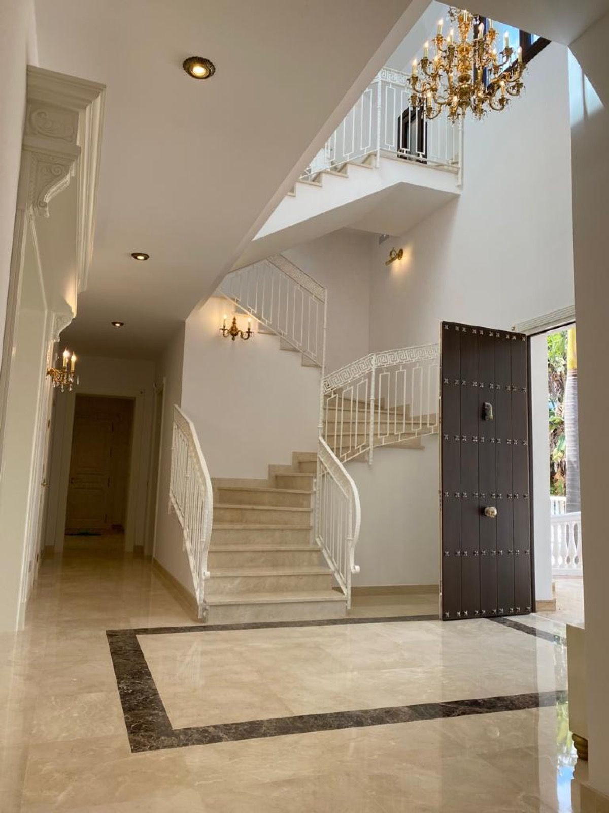 6 Bed, 8 Bath, HouseFor Sale, Guadalmina Baja, Malaga