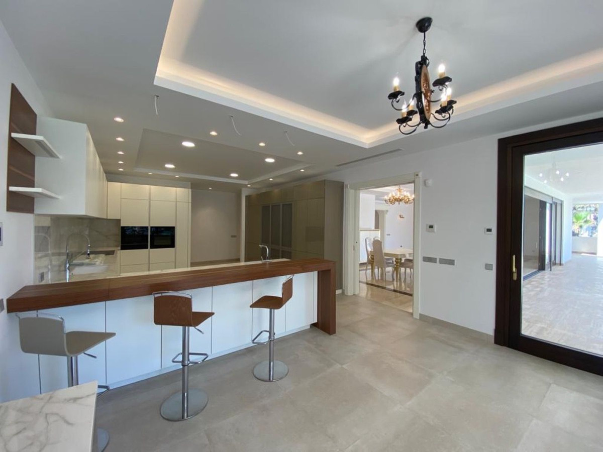 6 Bed, 8 Bath, HouseFor Sale, Guadalmina Baja, Malaga