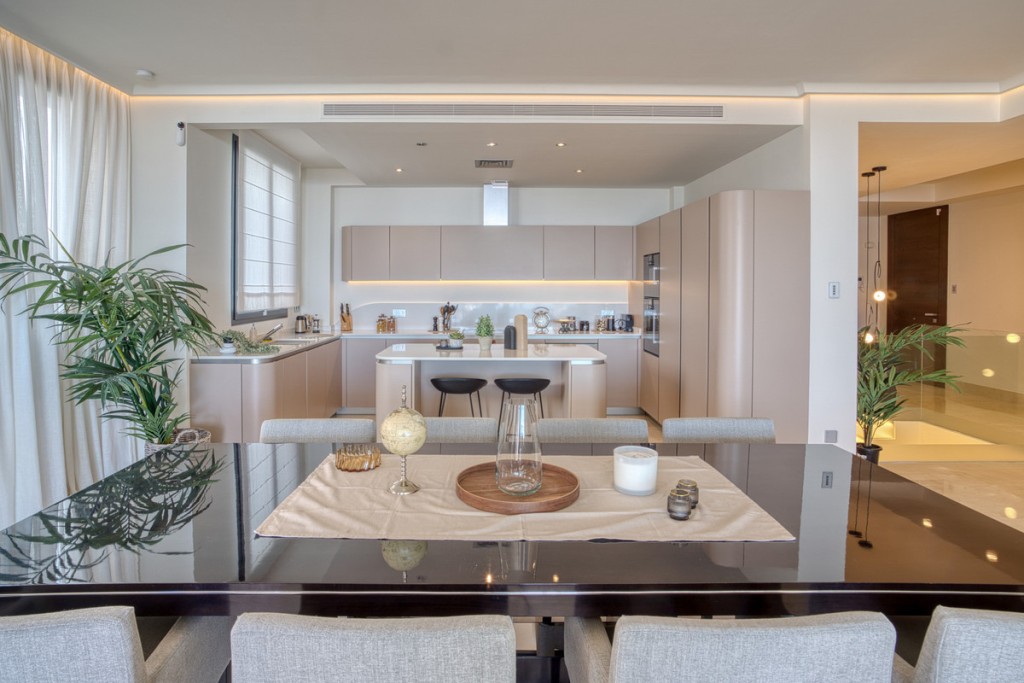 4 Bed, 4 Bath, ApartmentFor Sale, Golden Mile, Malaga