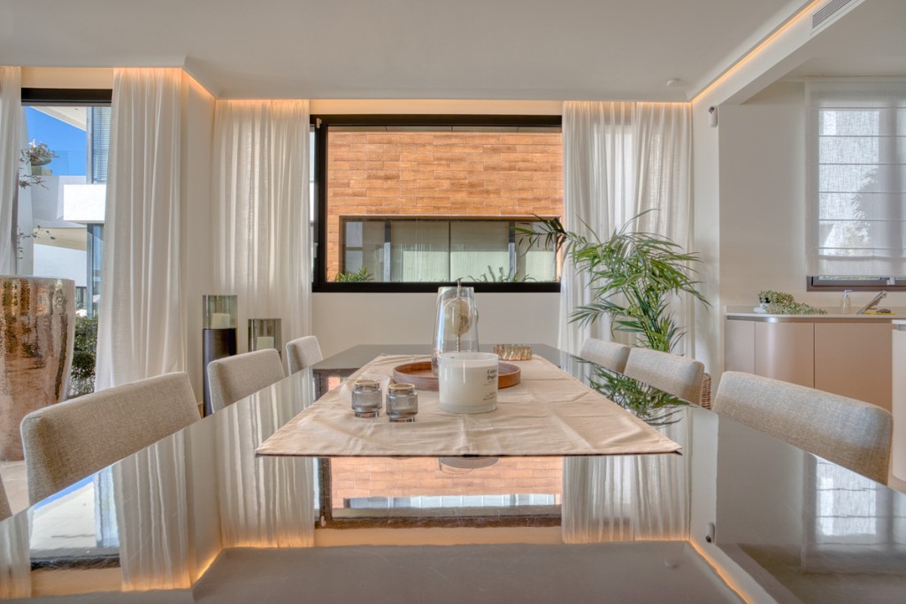 4 Bed, 4 Bath, ApartmentFor Sale, Golden Mile, Malaga