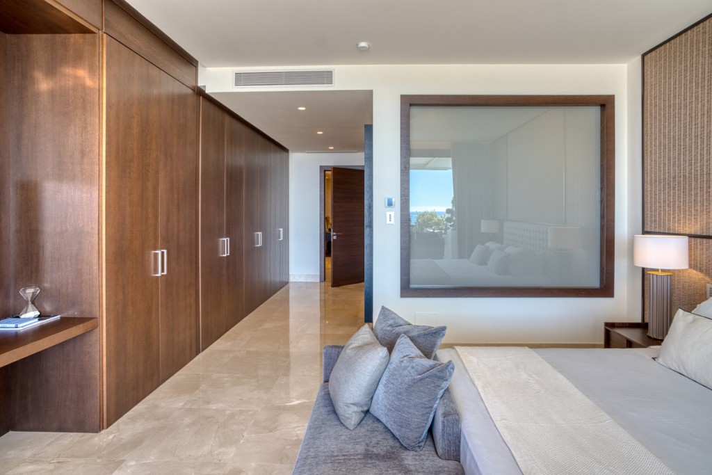 4 Bed, 4 Bath, ApartmentFor Sale, Golden Mile, Malaga