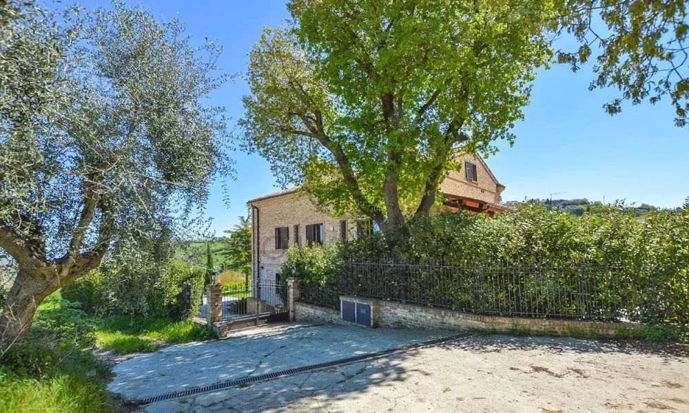 4 Bed, 4 Bath, HouseFor Sale, Lapedona, Ferme