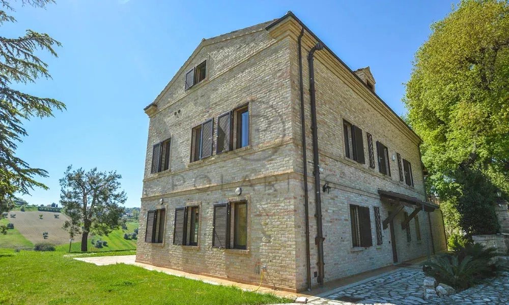 4 Bed, 4 Bath, HouseFor Sale, Lapedona, Ferme