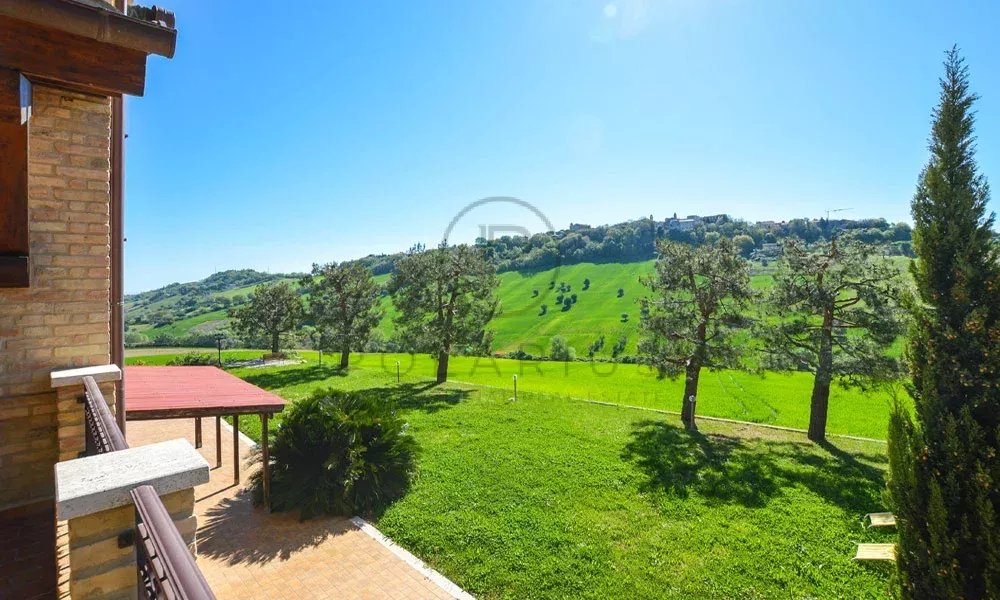 4 Bed, 4 Bath, HouseFor Sale, Lapedona, Ferme