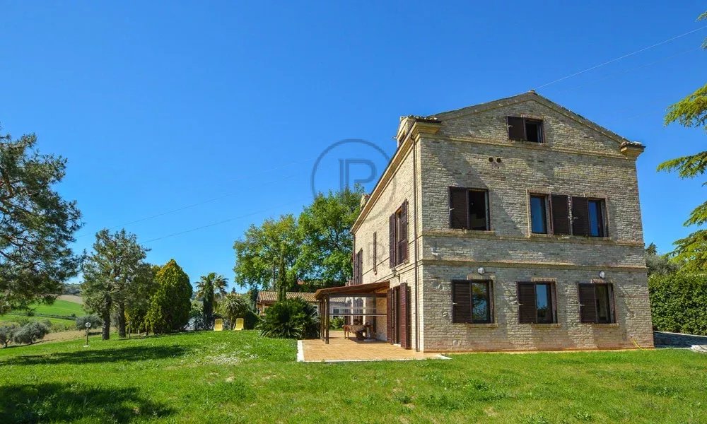 4 Bed, 4 Bath, HouseFor Sale, Lapedona, Ferme