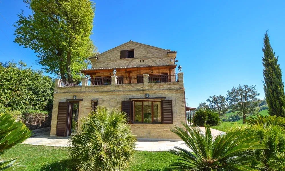 4 Bed, 4 Bath, HouseFor Sale, Lapedona, Ferme