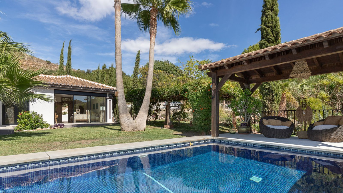 4 Bed, 4 Bath, HouseFor Sale, Alhaurin el Grande, Malaga