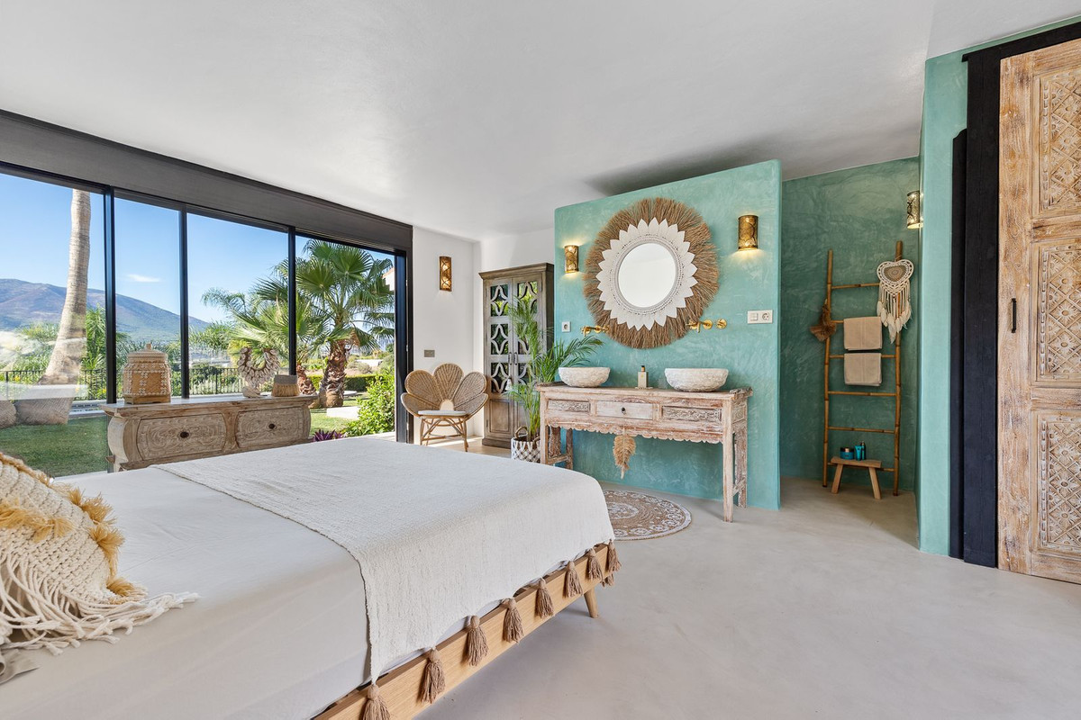 4 Bed, 4 Bath, HouseFor Sale, Alhaurin el Grande, Malaga