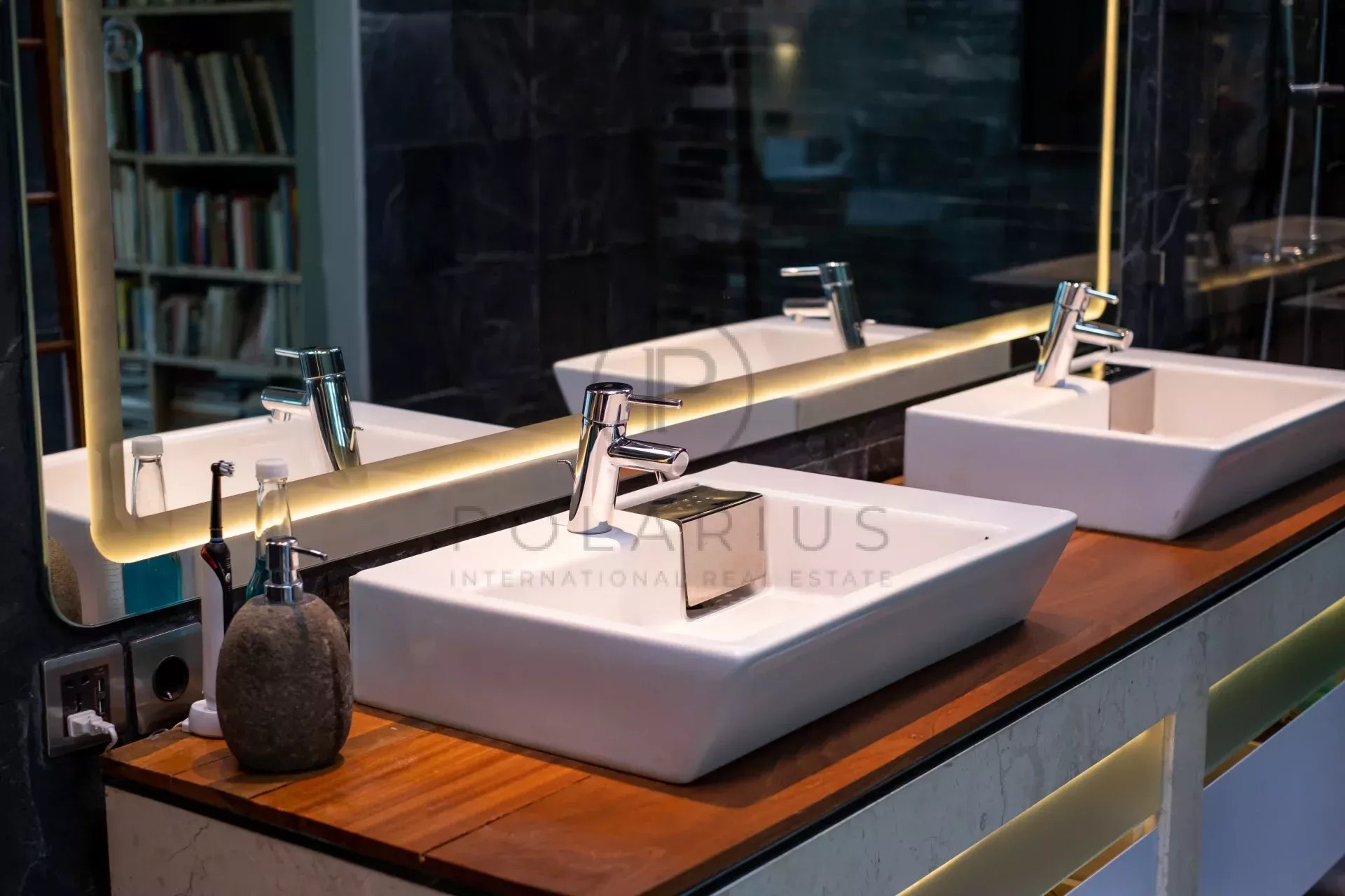 4 Bed, 4 Bath, HouseFor Sale, Sanur, Bali 4 Bed, 4 Bath, HouseFor Sale, Sanur, Bali