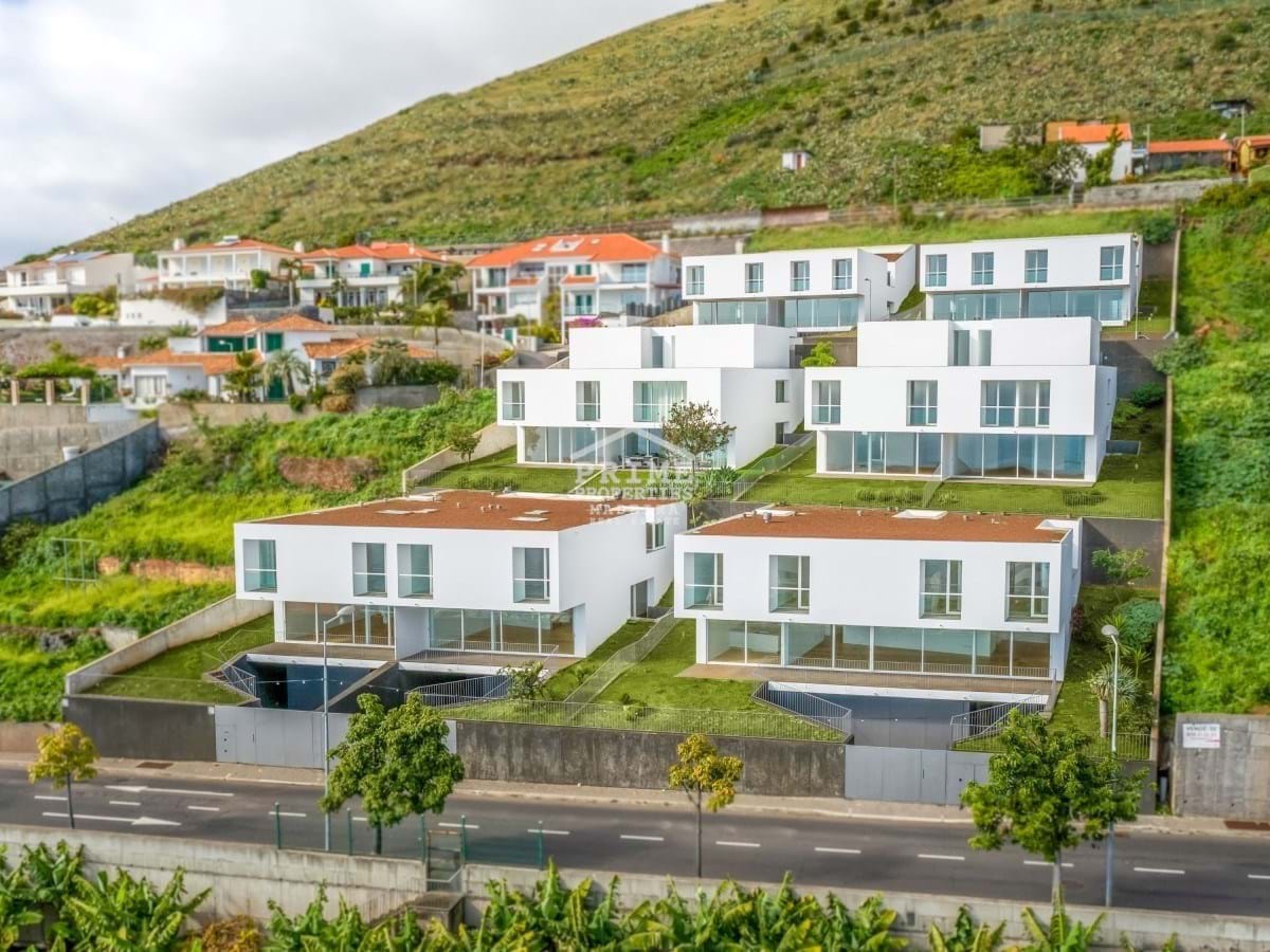 4 Bed, 4 Bath, HouseFor Sale, Funchal, Ilha da Madeira, 9000-100