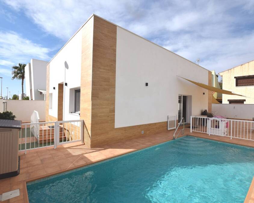 3 Bed, 2 Bath, HouseFor Sale, Almoradi, Alicante