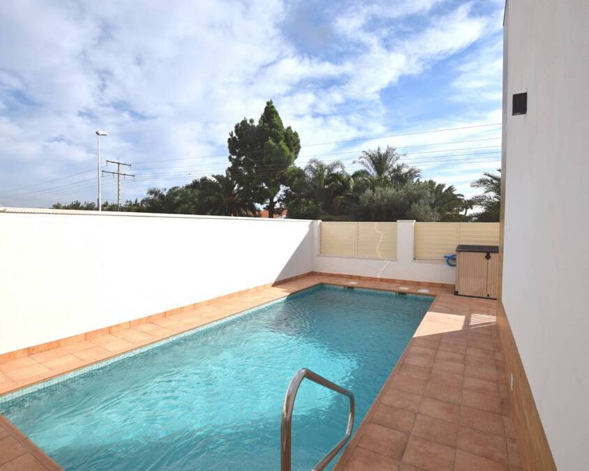 3 Bed, 2 Bath, HouseFor Sale, Almoradi, Alicante
