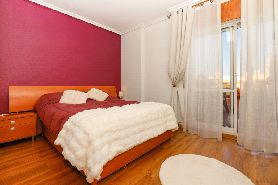3 Bed, 2 Bath, ApartmentFor Sale, Torrevieja, Alicante