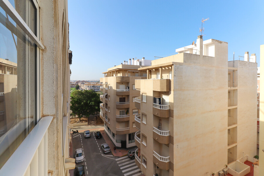 3 Bed, 2 Bath, ApartmentFor Sale, Torrevieja, Alicante