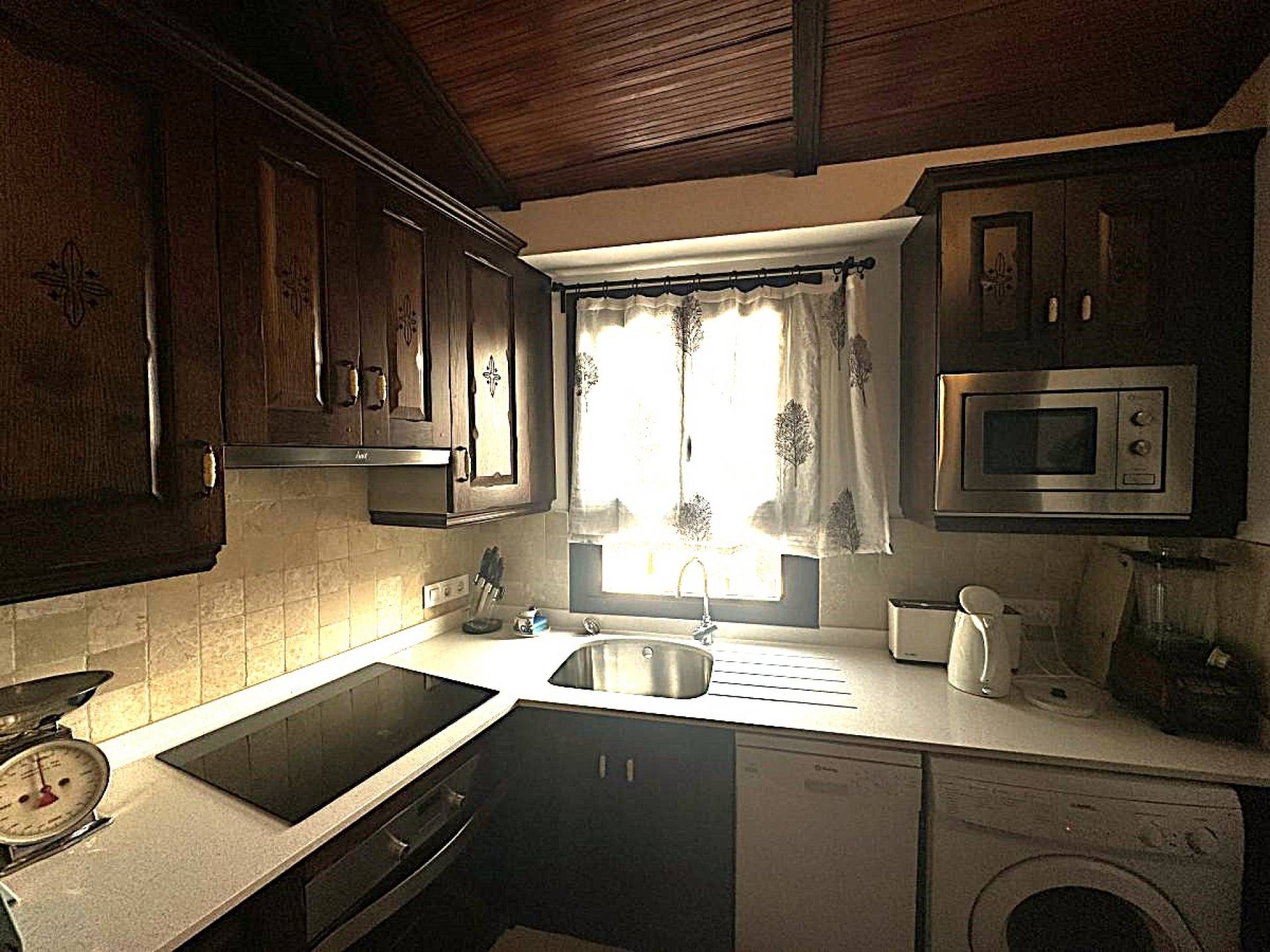 5 Bed, 2 Bath, HouseFor Sale, Grazalema, Cadiz, 11610