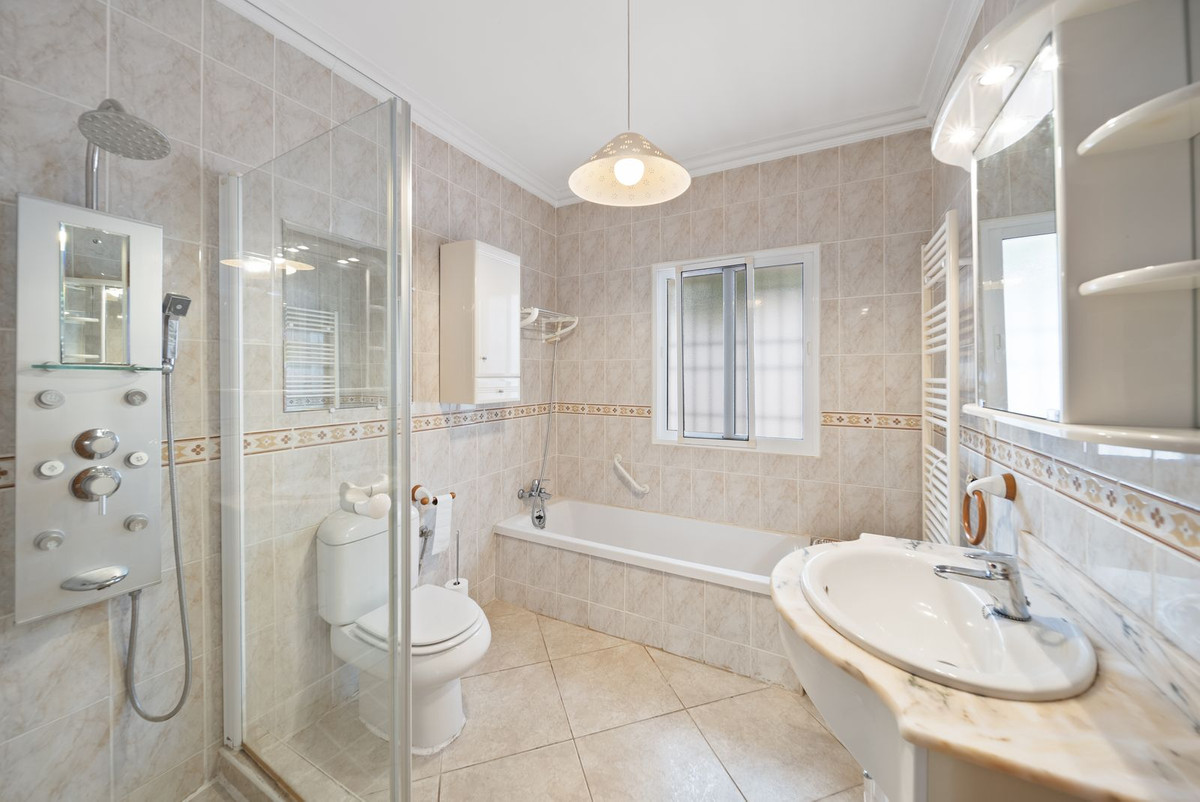 4 Bed, 3 Bath, HouseFor Sale, Almogía, Malaga, 29150