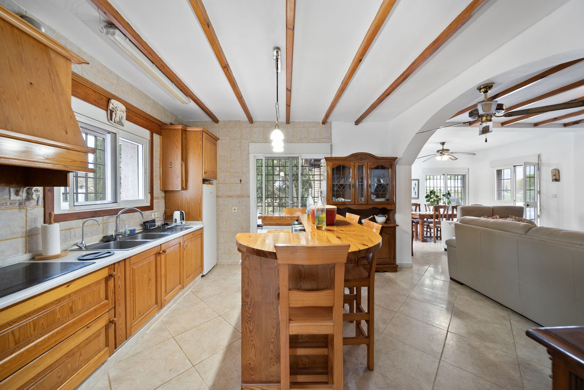 4 Bed, 3 Bath, HouseFor Sale, Almogía, Malaga, 29150