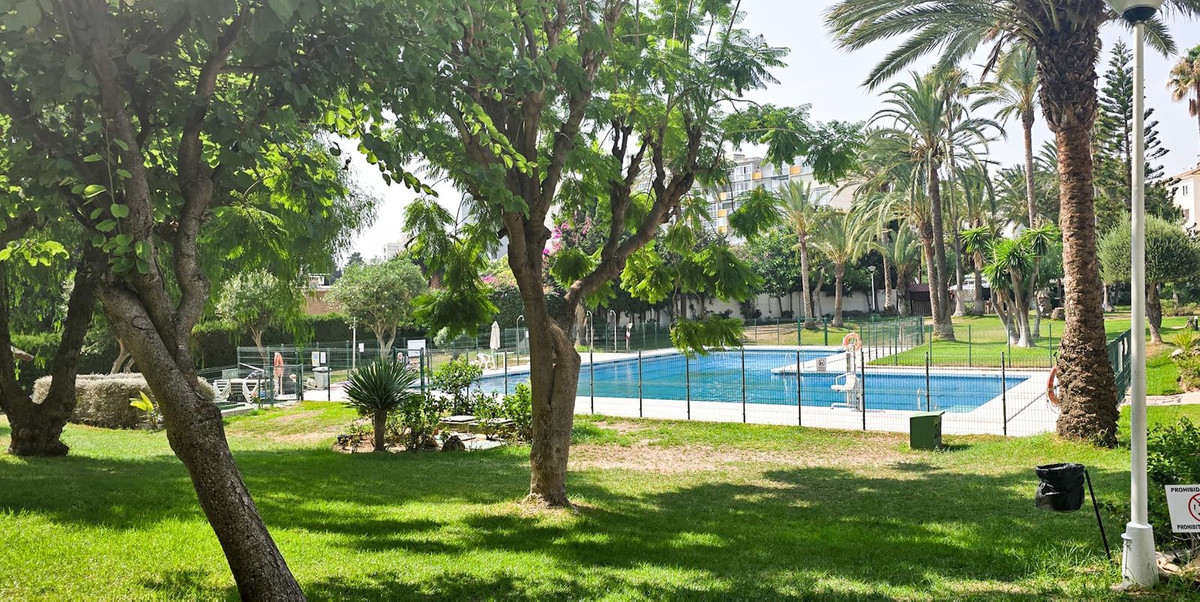 2 Bed, 1 Bath, ApartmentFor Sale, Benalmadena, Malaga, 29630