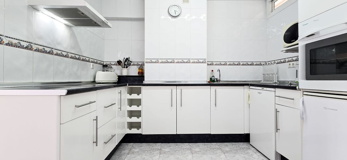 1 Bed, 1 Bath, ApartmentFor Sale, Benalmadena, Malaga, 29630