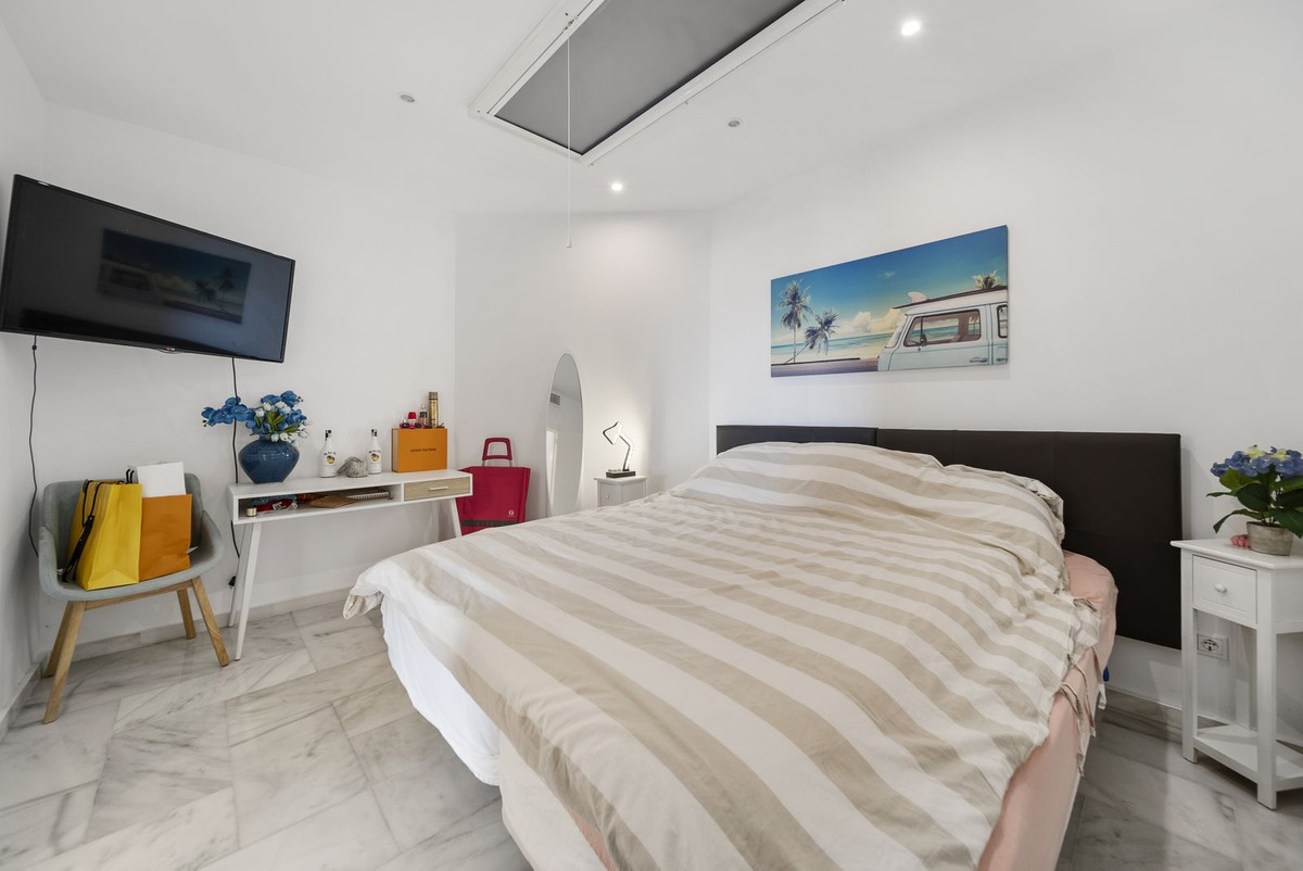 2 Bed, 1 Bath, ApartmentFor Sale, Benalmadena, Malaga, 29630