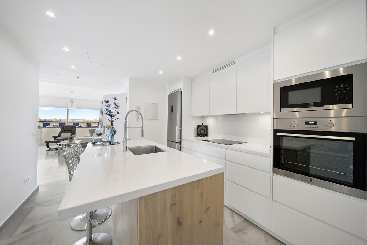 2 Bed, 1 Bath, ApartmentFor Sale, Benalmadena, Malaga, 29630