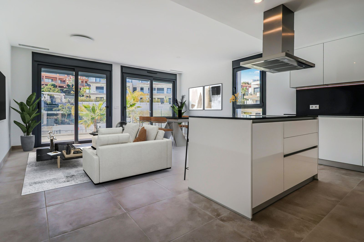 3 Bed, 2 Bath, ApartmentFor Sale, Atalaya, Malaga