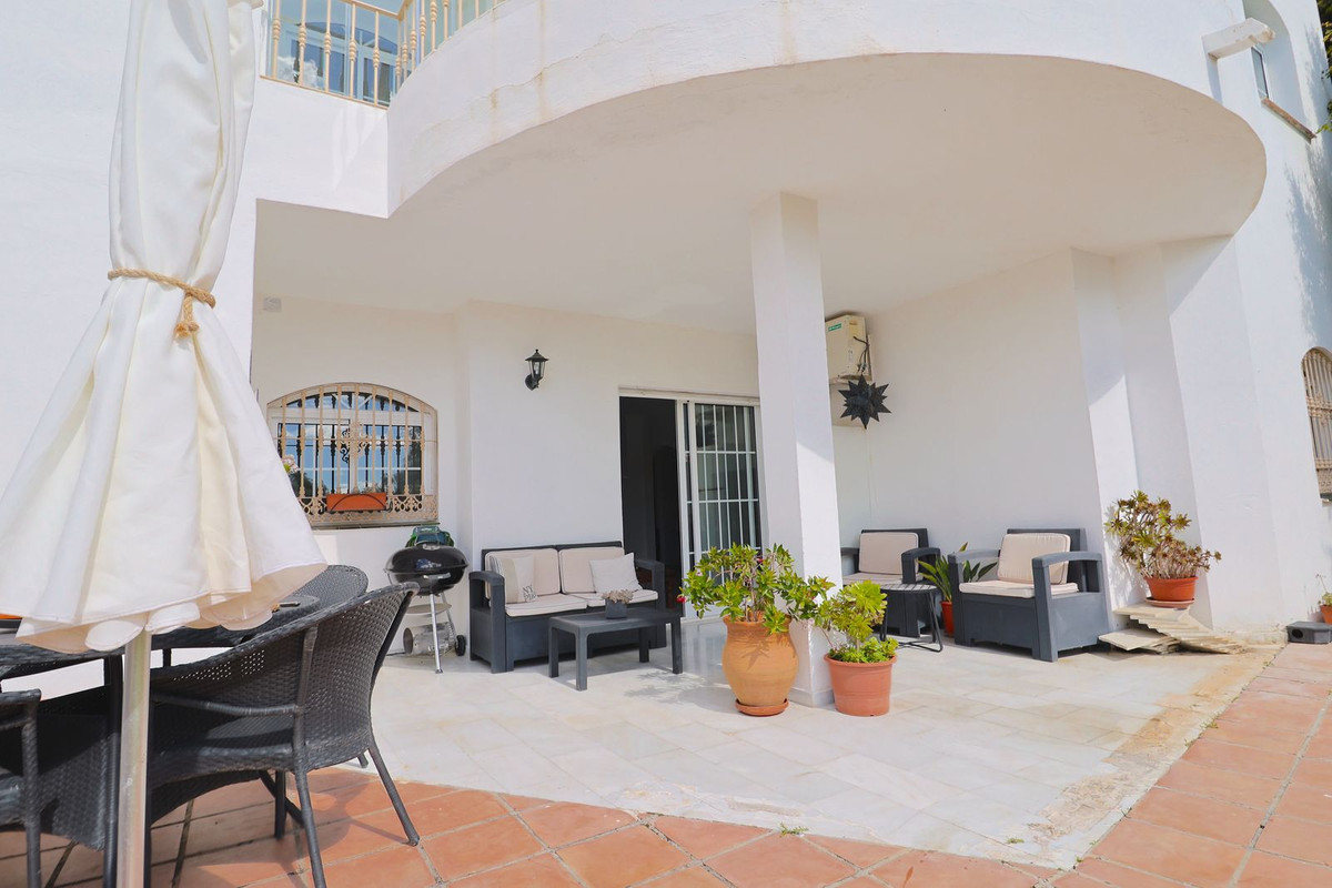 2 Bed, 2 Bath, ApartmentFor Sale, Estepona, Malaga