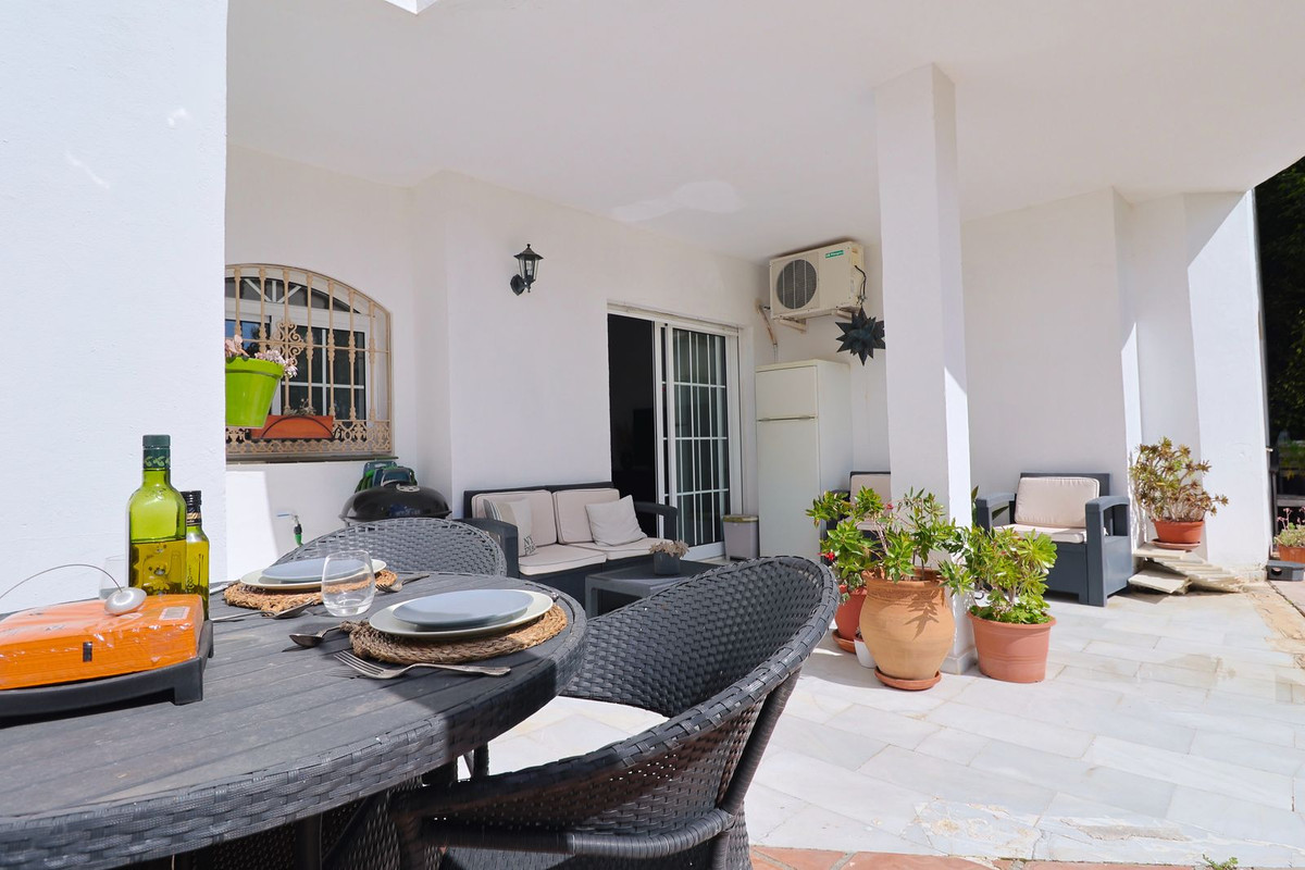 2 Bed, 2 Bath, ApartmentFor Sale, Estepona, Malaga