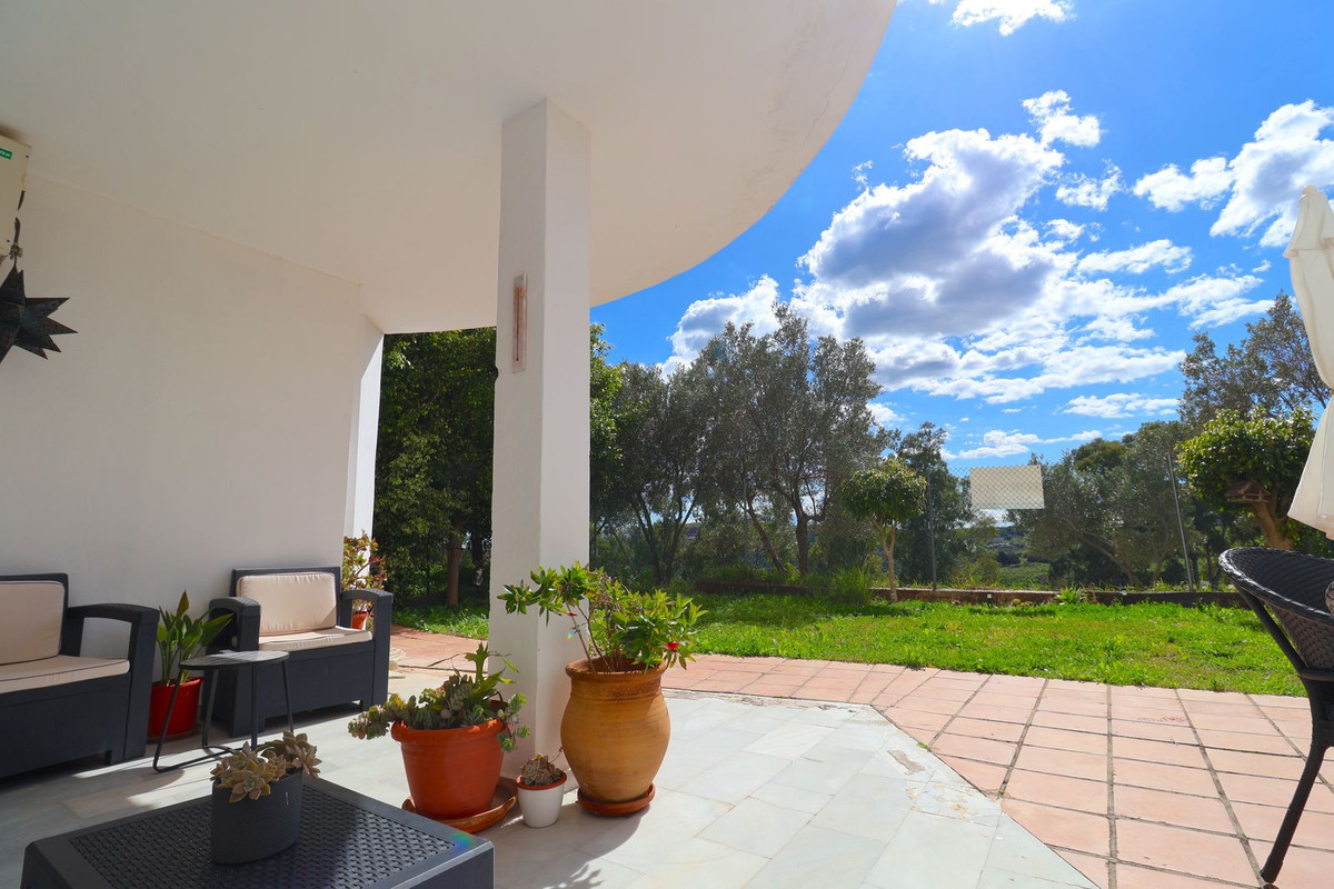 2 Bed, 2 Bath, ApartmentFor Sale, Estepona, Malaga