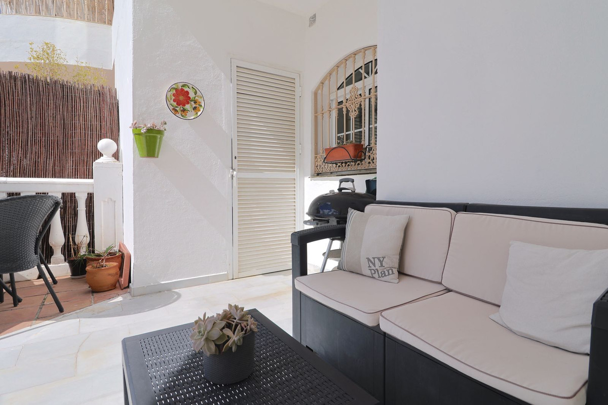 2 Bed, 2 Bath, ApartmentFor Sale, Estepona, Malaga