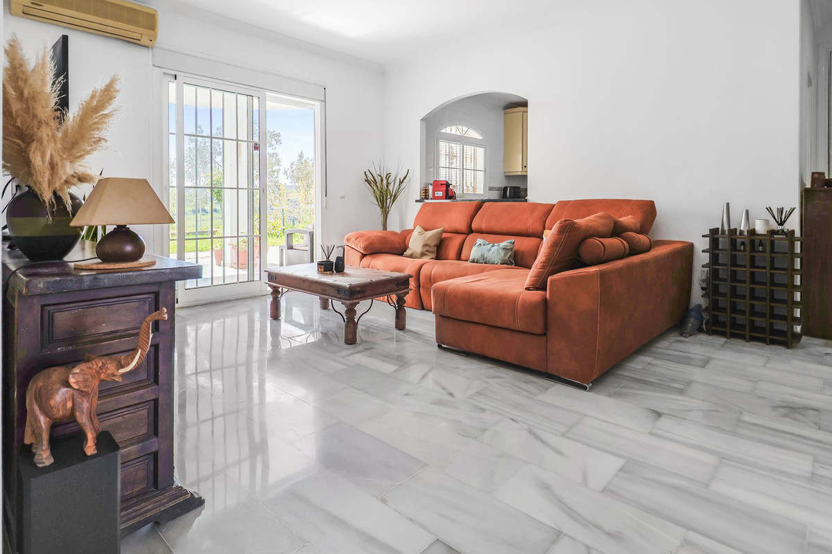 2 Bed, 2 Bath, ApartmentFor Sale, Estepona, Malaga